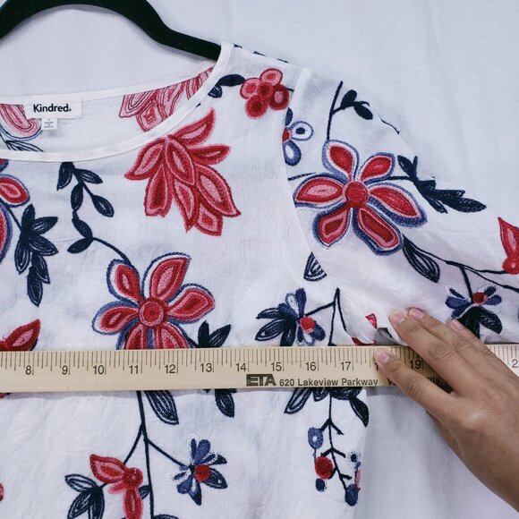 Kindred Anthropologie White Floral Embroidered 3/4 Sleeve Smocked Bottom Top S - Picture 3 of 14